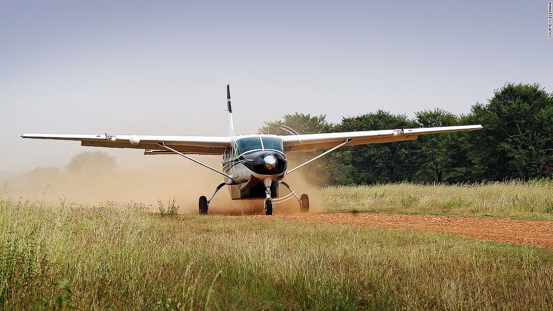 Elewana-SkySafari---Cessna-Caravan-208-landing.-Credit-Elewana.